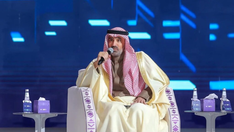 وزير الموارد البشرية والتنمية الاجتماعية يشارك في منتدى حوكمة الإنترنت