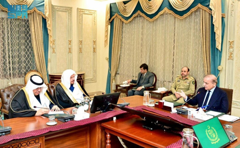 رئيس مجلس الشورى يلتقي رئيس وزراء باكستان