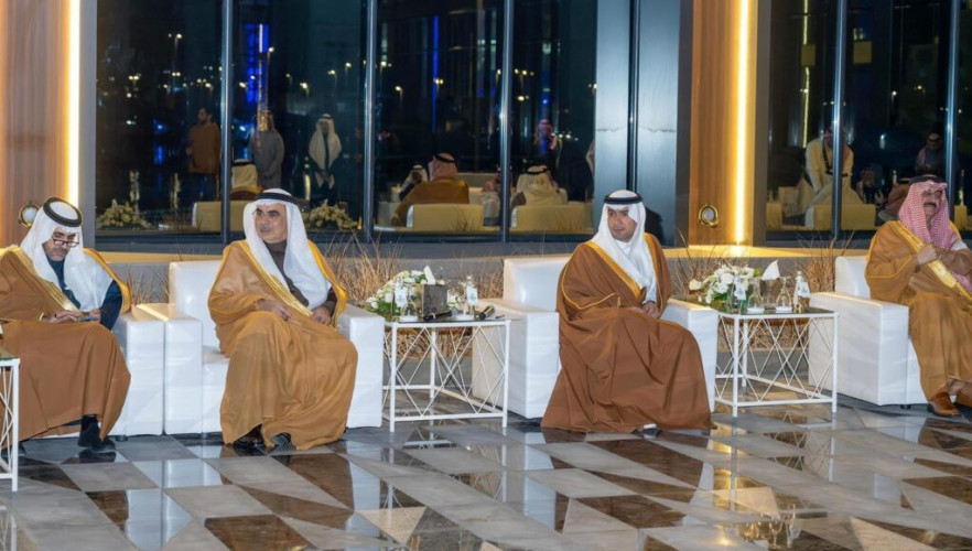 وزير البلديات والإسكان يلتقي برواد الأعمال والمستثمرين بالمنطقة الشرقية