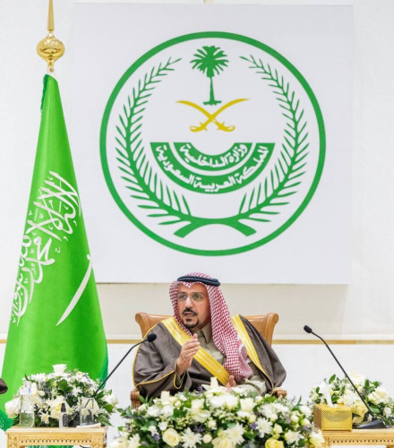 أمير القصيم يزور محافظة النبهانية ويلتقي بالأهالي والمسؤولين