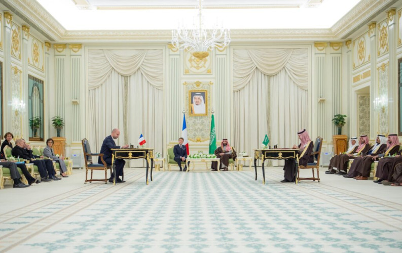 ‏سمو ولي العهد وفخامة رئيس الجمهورية الفرنسية يشهدان مراسم توقيع مذكرة تفاهم بشأن تشكيل مجلس الشراكة الاستراتيجي بين حكومتي المملكة وفرنسا