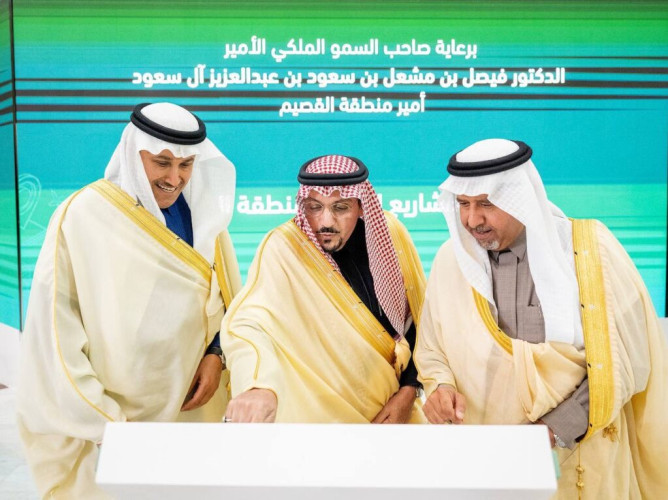 أمير القصيم يدشن 5 مشاريع للطرق بالمنطقة بتكلفة 421 مليون ريال