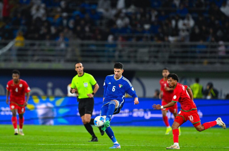 مع إنطلاقة اولى مباريات كأس الخليج العربي.. المنتخبان الكويتي والعُماني يتعادلان 1 – 1