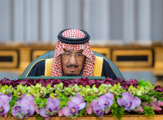 خادم الحرمين الشريفين يرأس جلسة مجلس الوزراء