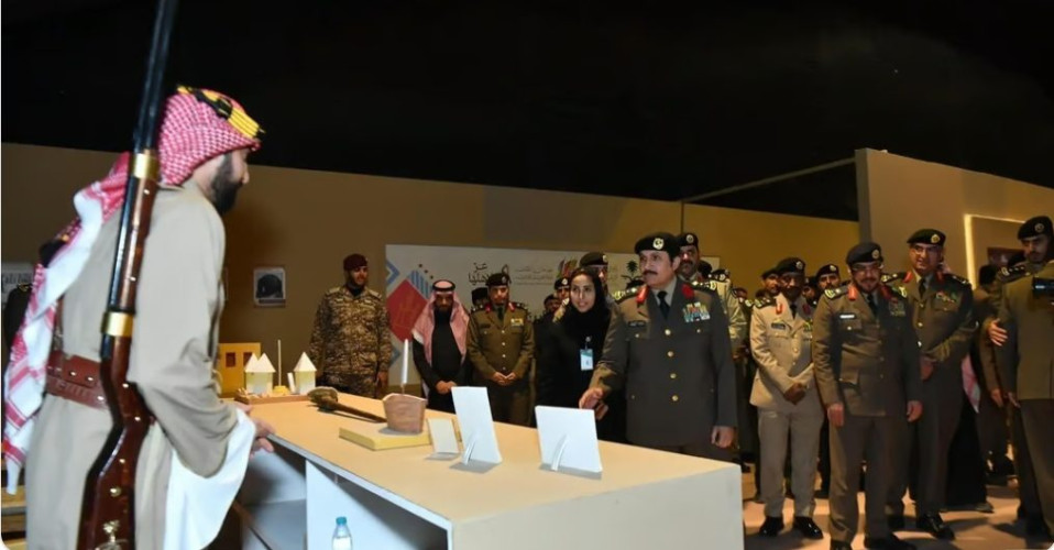 “الداخلية” تحتفي بيوم الشرطة العربية بعرض عسكري في مهرجان الملك عبدالعزيز للإبل