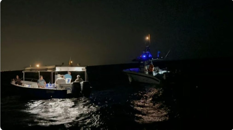 حرس الحدود ينقذ 5 مواطنين بعد جنوح واسطتهم البحرية بجدة