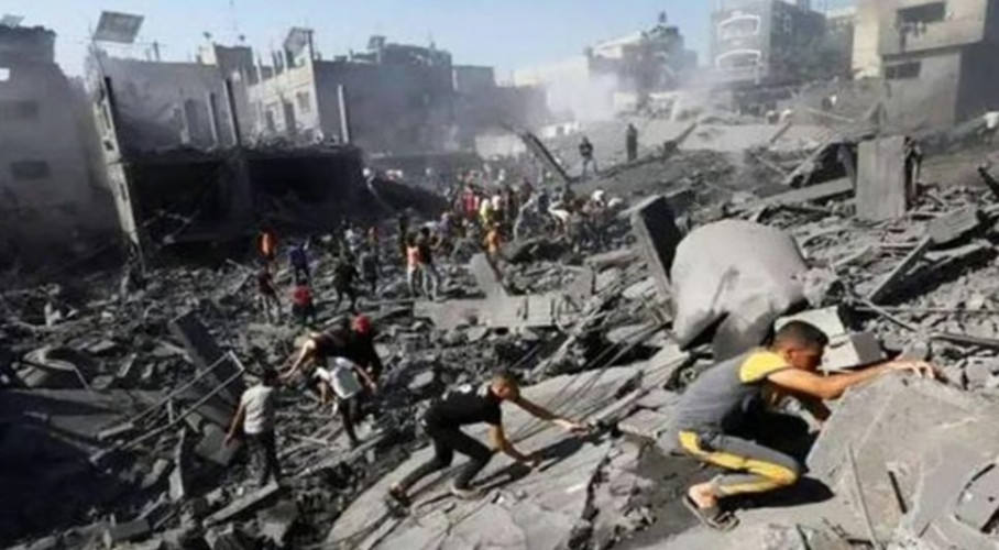 استشهاد 11 فلسطينياً وإصابة العشرات في قصف إسرائيلي على منزليْن بغزة