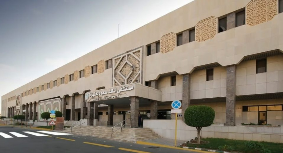 بتدخل جراحي عاجل.. مستشفى الملك سعود بعنيزة ينقذ مريضًا من شلل دائم