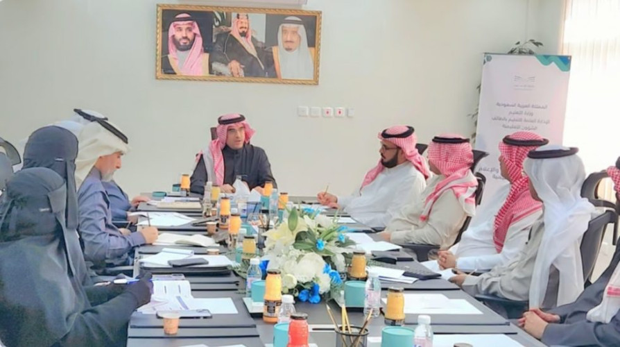 مدير تعليم الطائف يؤكد أهمية دعم وتمكين المدارس