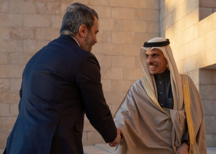 سمو وزير الخارجية يستقبل وزير خارجية الإدارة السورية الجديدة