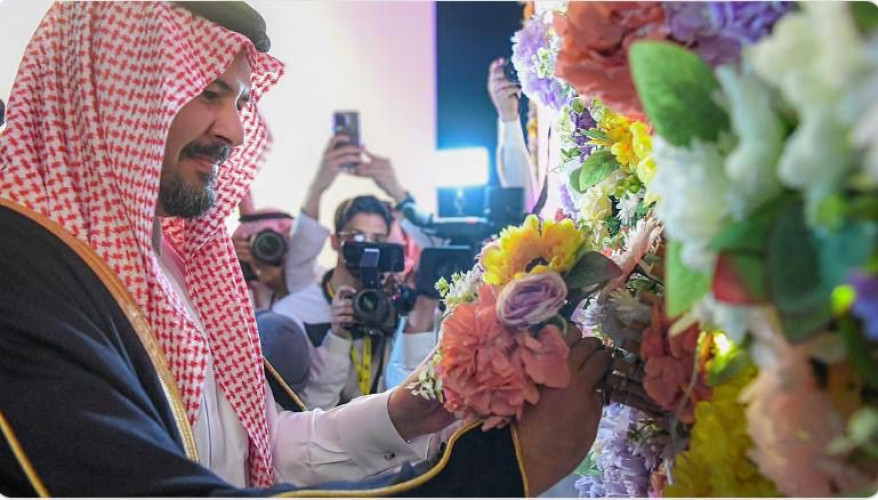 امير المدينة يدشن إنطلاق فعاليات مهرجان الزهور والحدائق 15 لعام 2025 في ينبع الصناعية