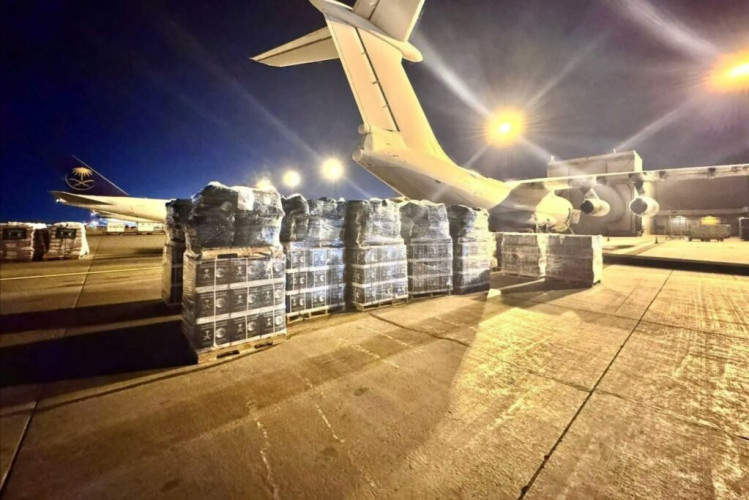 مغادرة الطائرة الإغاثية السعودية الثالثة التي يسيّرها مركز الملك سلمان للإغاثة إلى مطار دمشق الدولي