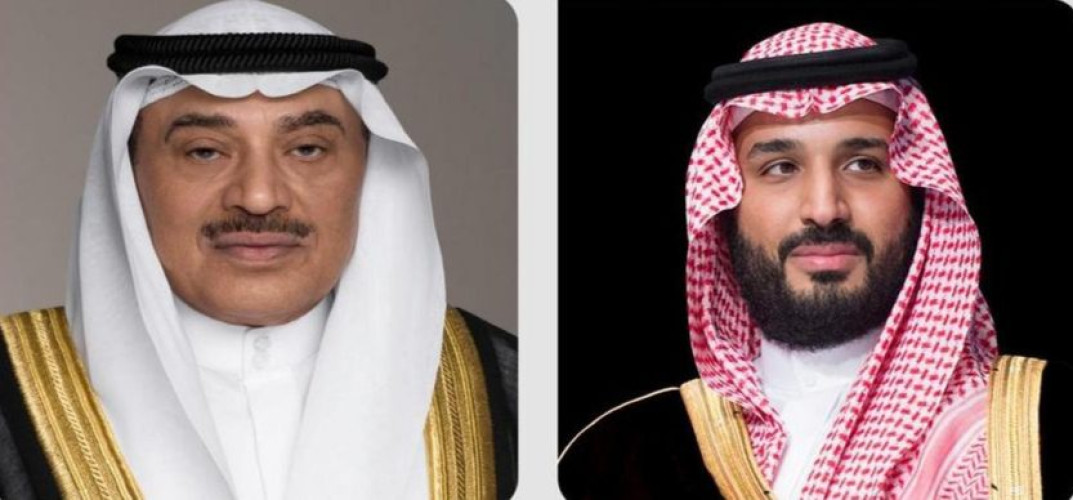 ولي العهد يهنئ ولي عهد الكويت بمناسبة نجاح بلاده في تنظيم بطولة كأس الخليج العربي لكرة القدم الـ 26