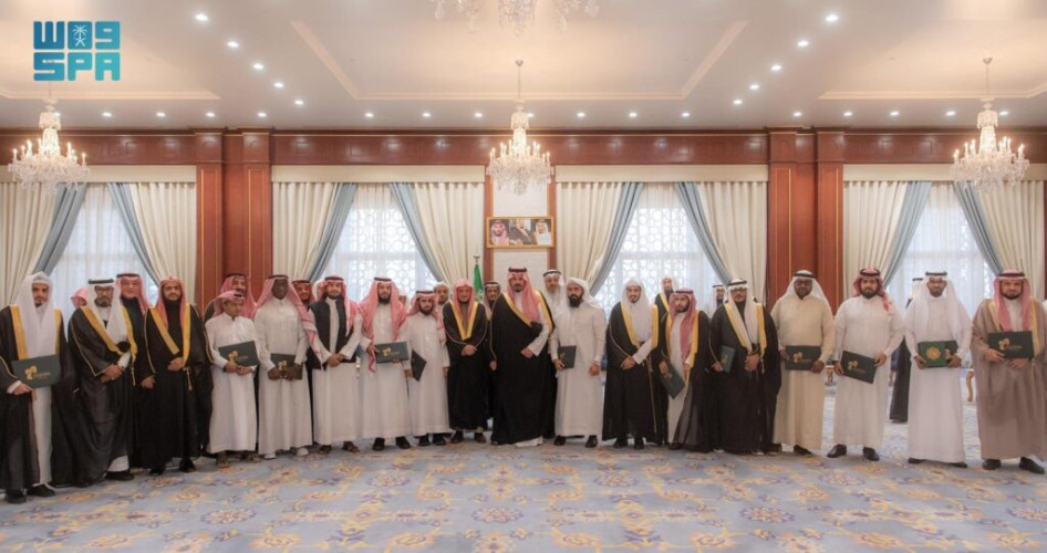 أمير المدينة المنورة يرعى حفل تكريم الفائزين والفائزات في مسابقة حفظ القرآن الكريم لموظفي الإدارات الحكومية