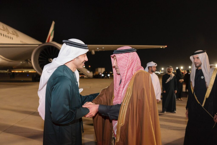 وزير خارجية الإمارات يصل إلى الرياض للمشاركة في الاجتماع الوزاري الموسع بشأن سوريا الذي تستضيفه المملكة