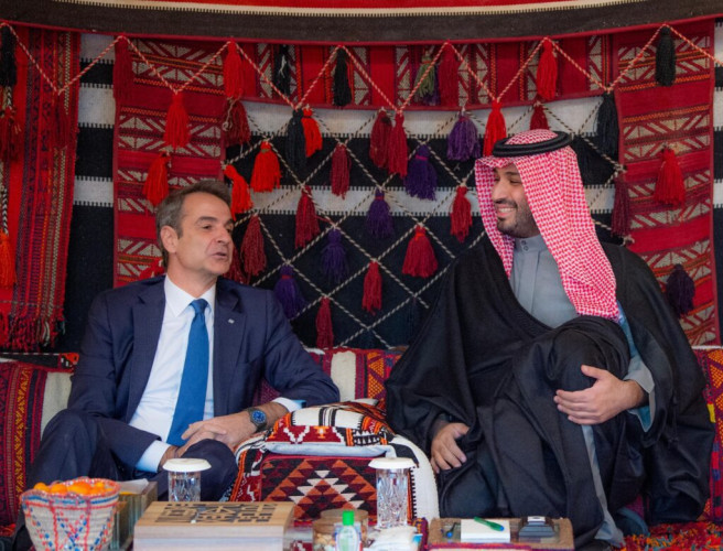 سمو ولي العهد يستقبل في المخيم الشتوي في العُلا دولة رئيس الوزراء في الجمهورية الهيلينية “اليونان”