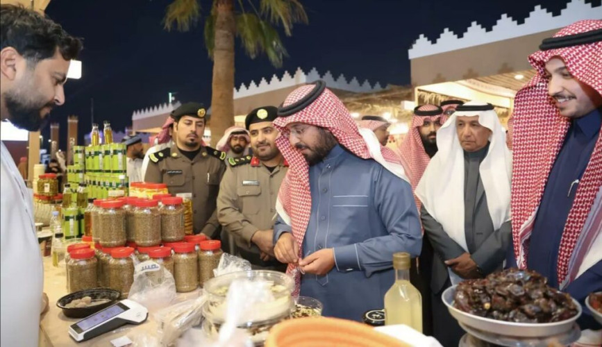 محافظ الخرج يزور مهرجان الخرج الأول للتمور والقهوة السعودية