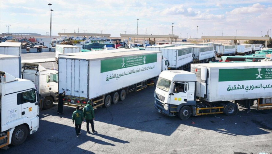 عبور 54 شاحنة إغاثية سعودية جديدة مقدمة للشعب السوري الشقيق منفذ جابر الأردني
