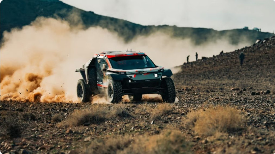 رالي داكار السعودية 2025.. “ابن سعيدان” يحلّق في صدارة “تشالنجر” و”الراجحي” يتمسّك بالوصافة