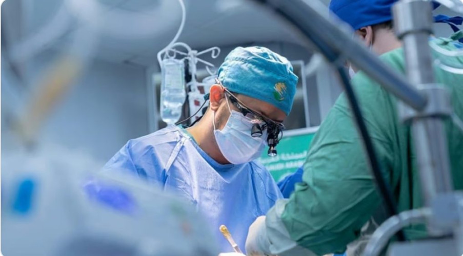 نجاح أول عملية دقيقة لتوسيع جذع الشريان الأورطي بمركز الأمير فيصل بن خالد للقلب بعسير