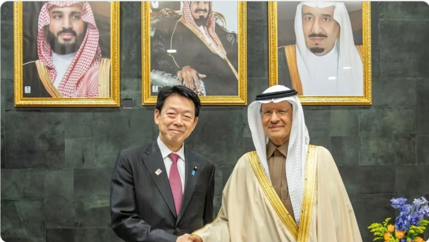 وزير الطاقة يستقبل وزير الاقتصاد الياباني ويبحثان أوجه التعاون