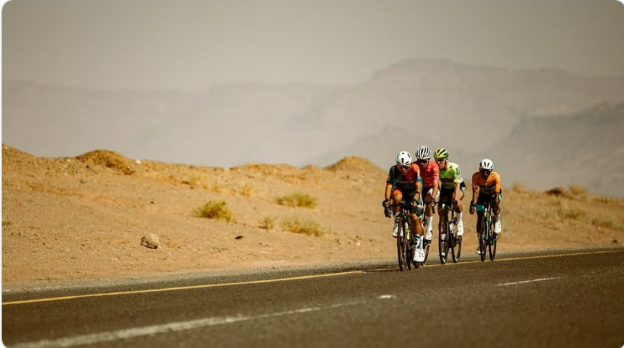 سباق طواف العُلا 2025: من بئر جيدة.. البريطاني “بيدكوك” يحصد أفضلية المرحلة الثانية