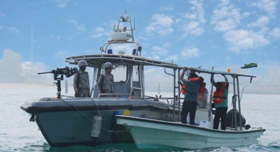 حرس الحدود ينقذ 4 مواطنين تعطلت واسطتهم البحرية بالشرقية