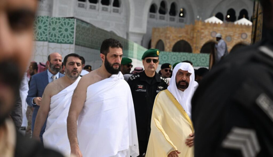 رئيس الجمهورية العربية السورية يؤدي مناسك العمرة