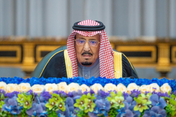 خادم الحرمين الشريفين يرأس جلسة مجلس الوزراء