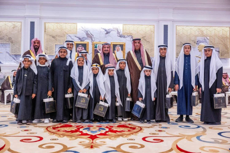 أمير القصيم يرعى تكريم 27 من الطلبة الأيتام من حفظة كتاب الله والمتفوقين دراسيًا