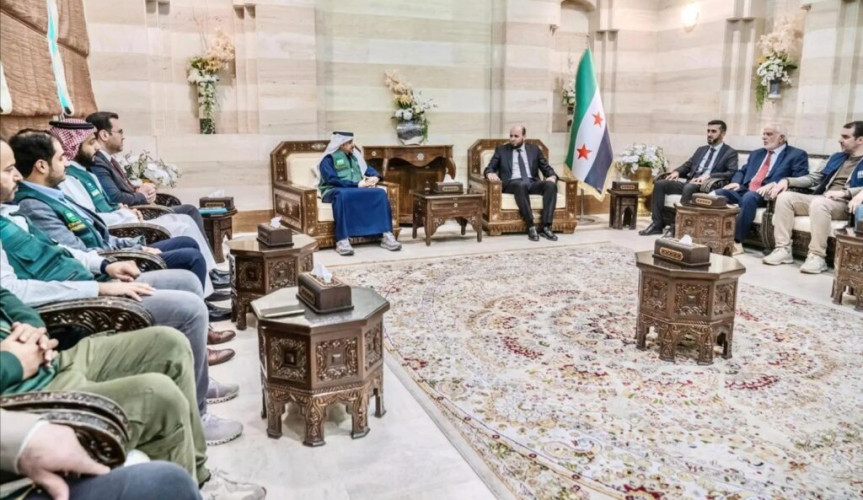 رئيس الوزراء السوري يلتقي فريق مركز الملك سلمان للإغاثة الطبي التطوعي في دمشق