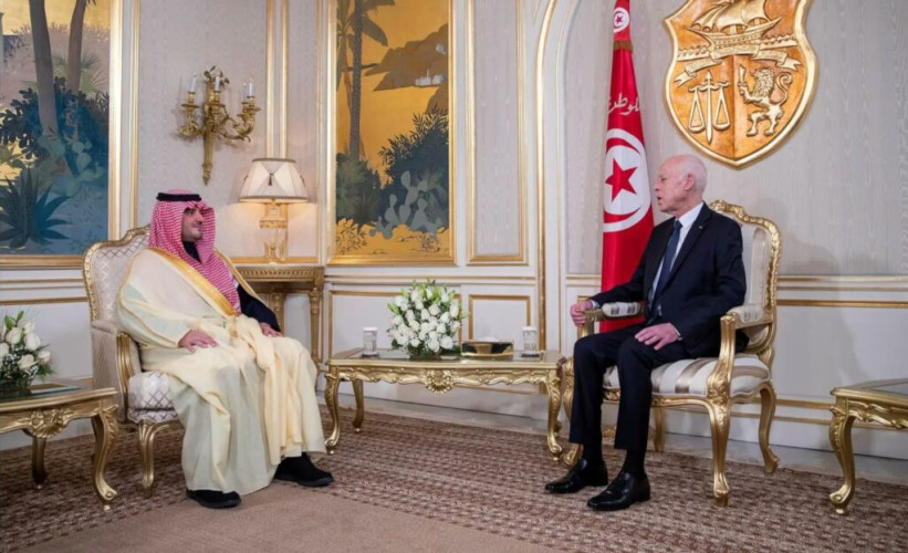 الرئيس التونسي يستقبل الأمير عبدالعزيز بن سعود ويستعرضان العلاقات الثنائية والتعاون الأمني