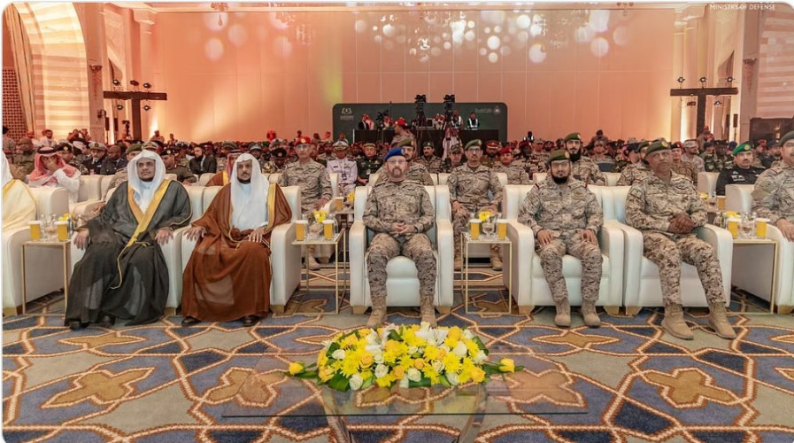 برعاية وزير الدفاع.. رئيس هيئة الأركان يفتتح المسابقة الدولية العاشرة لحفظ القرآن للعسكريين