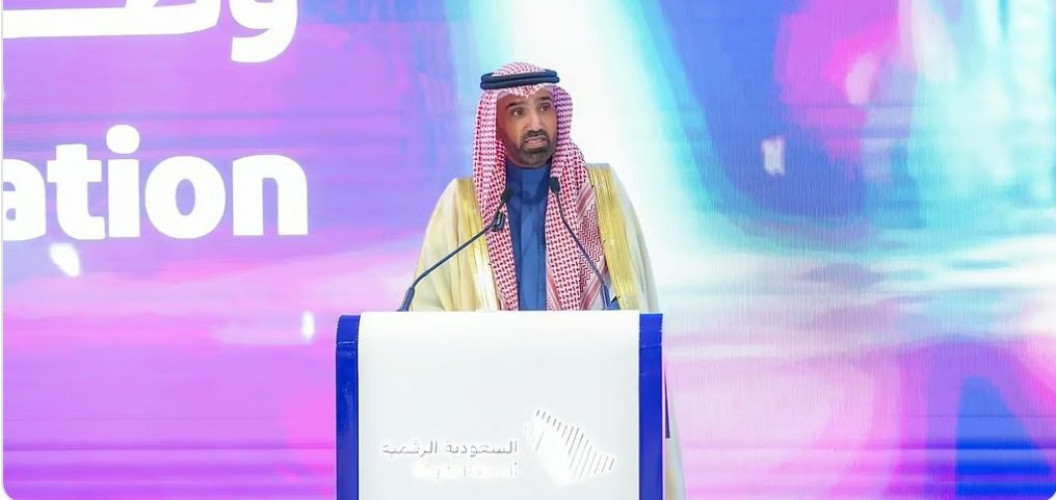 وزير الموارد البشرية يُطلق مجموعة منتجات وخدمات رقمية لتسهيل وصول المستفيدين