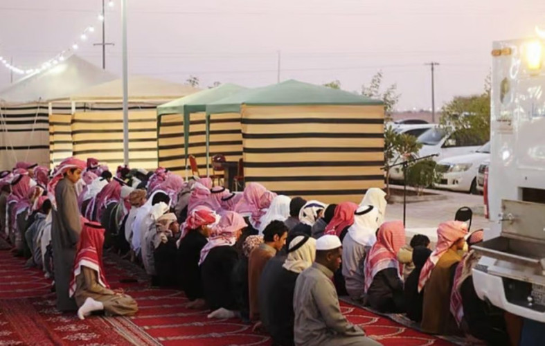 الأفلاج.. “هيئة الأمر بالمعروف” تفعّل المصلى المتنقل في فعالية “كشتة بالبديع”