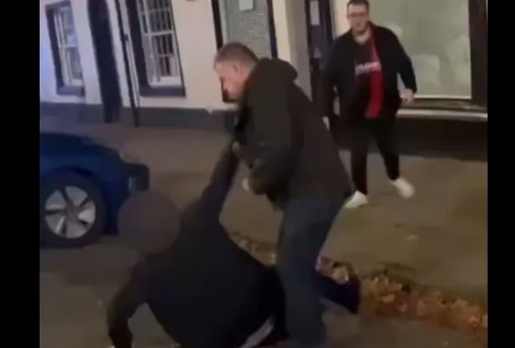 السجن 10 أسابيع لنائب بريطاني اعتدى على رجل خلال نوبة غضب وسُكْر