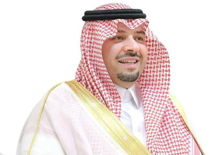 أمير الحدود الشمالية يوجّه باستمرار العمل خلال إجازة عيد الفطر