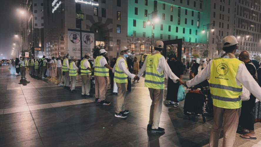بقوة 370 قائد وكشاف.. جمعية الكشافة العربية السعودية تباشر تقديم خدماتها لزوار المسجد النبوي