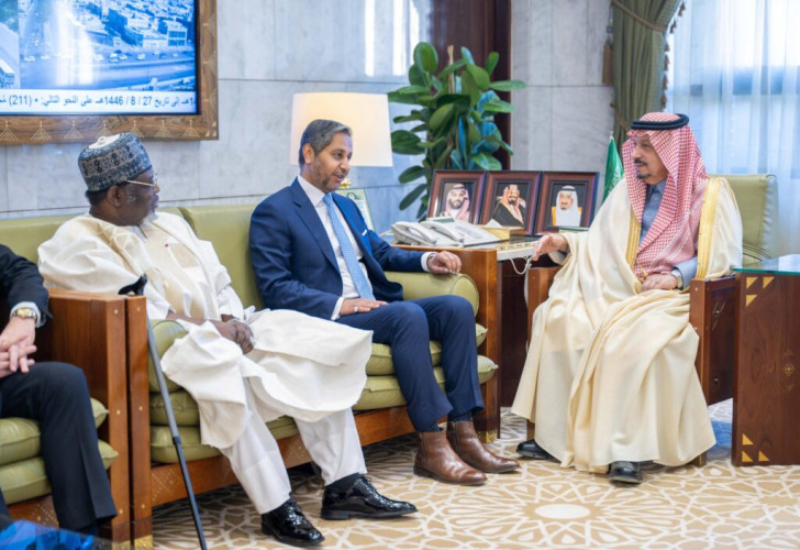 نيابة عن خادم الحرمين الشريفين وسمو ولي العهد.. أمير الرياض يستقبل عميد السلك الدبلوماسي سفير جيبوتي