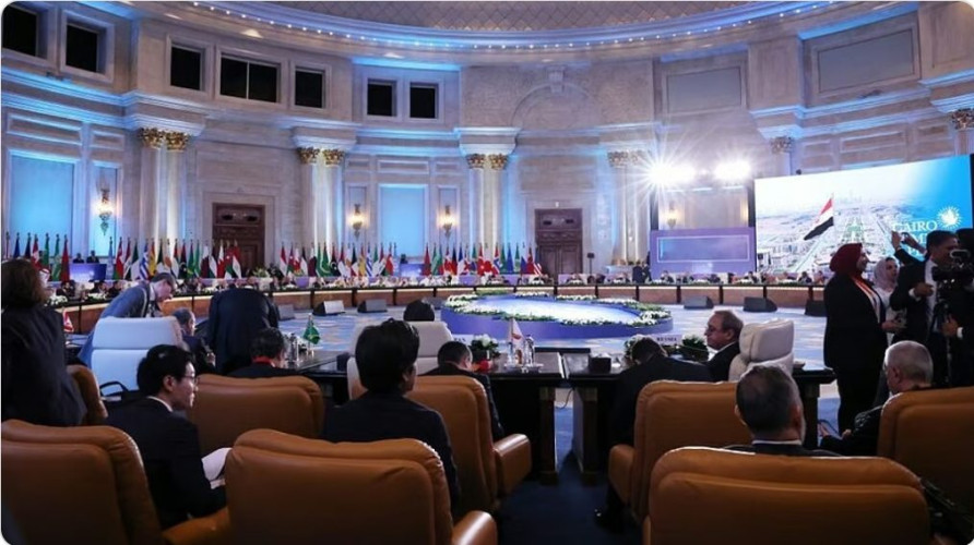 انطلاق القمة العربية بالقاهرة.. والسيسي: “لن نشارك في أي ظلم تاريخي يقع على الشعب الفلسطيني”