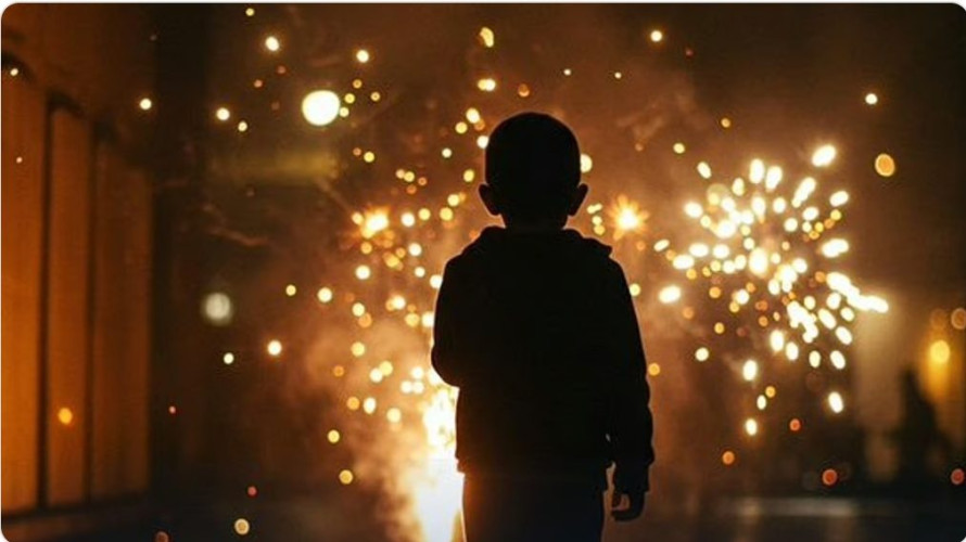 “الدفاع المدني” يحذر: الألعاب النارية خطر يهدد سلامة الأطفال