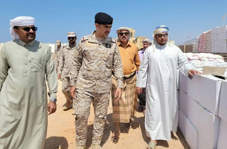 قوات الدعم والإسناد بالقوات المشتركة تُطلق حملة إغاثية لدعم الأسر الأشد احتياجاً في سقطرى اليمنية