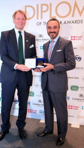 سمو سفير خادم الحرمين الشريفين لدى المملكة المتحدة يتسلّم جائزة “دبلوماسي العام 2025” عن منطقة الشرق الأوسط وشمال أفريقيا