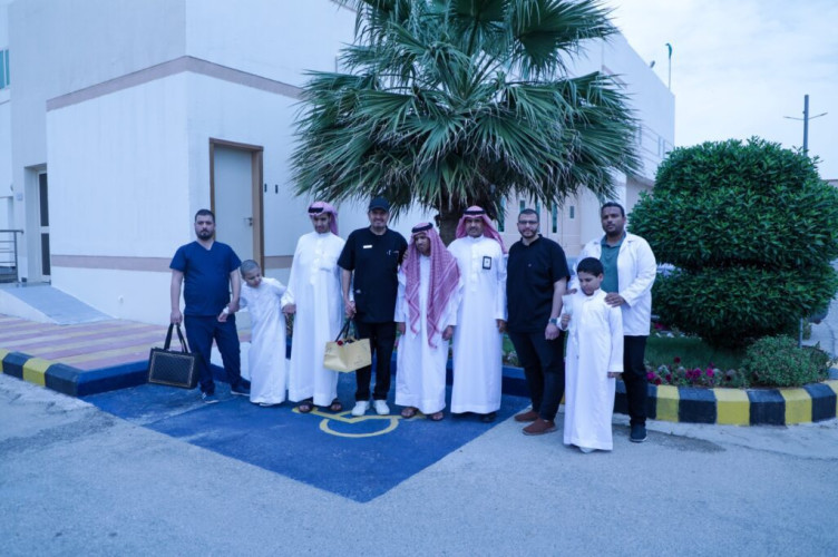 مركز عبور يزور مستشفى النعيرية احتفالاً بيوم التوحد