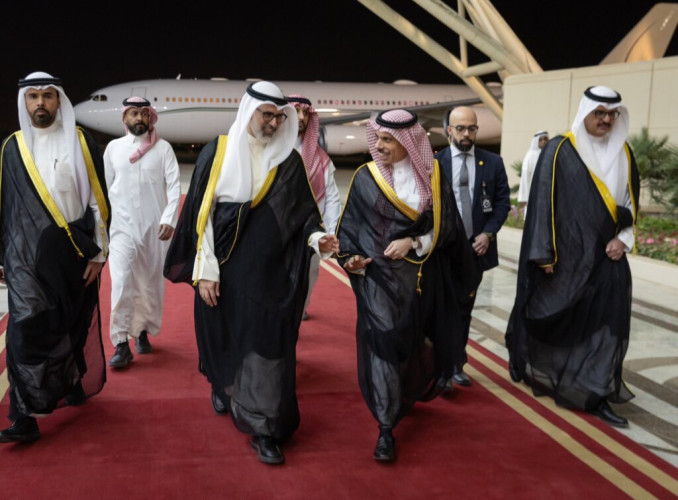 وزير الخارجية يصل الكويت للمشاركة في الاجتماع الثالث للحوار الإستراتيجي بين دول مجلس التعاون ودول آسيا الوسطى