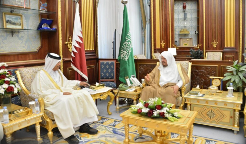 رئيس مجلس الشورى يعقد جلسة مباحثات رسمية مع نظيره القطري