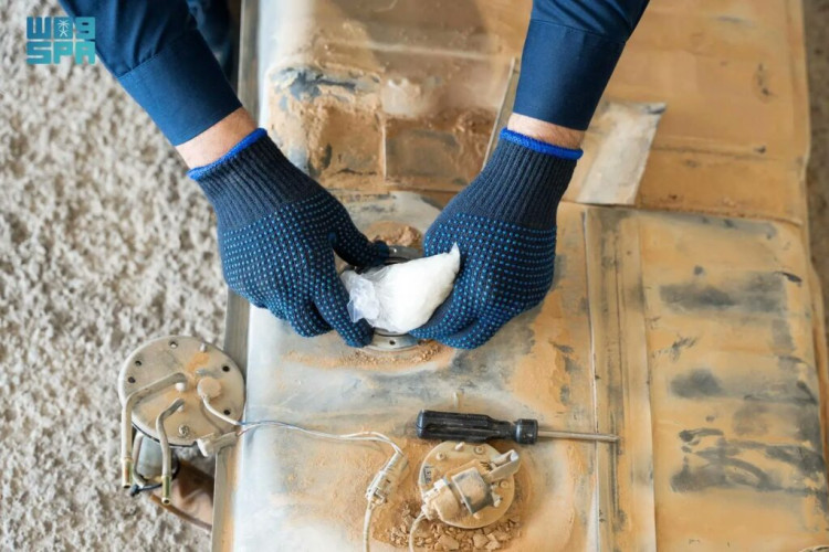 هيئة الزكاة والضريبة والجمارك في منفذ الربع الخالي تُحبط محاولة تهريب أكثر من 17 كلجم من مادة “الميثامفيتامين المخدر” (الشبو)