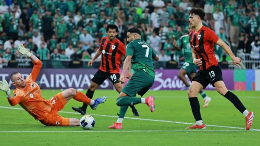 هدف رياض محرز يفوز في استفتاء أجمل أهداف دور الـ16 في دوري أبطال آسيا للنخبة