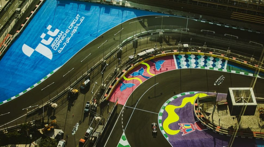 حلبة كورنيش جدة تشهد السباق الرئيس لجائزة السعودية الكبرى stc للفورمولا 1