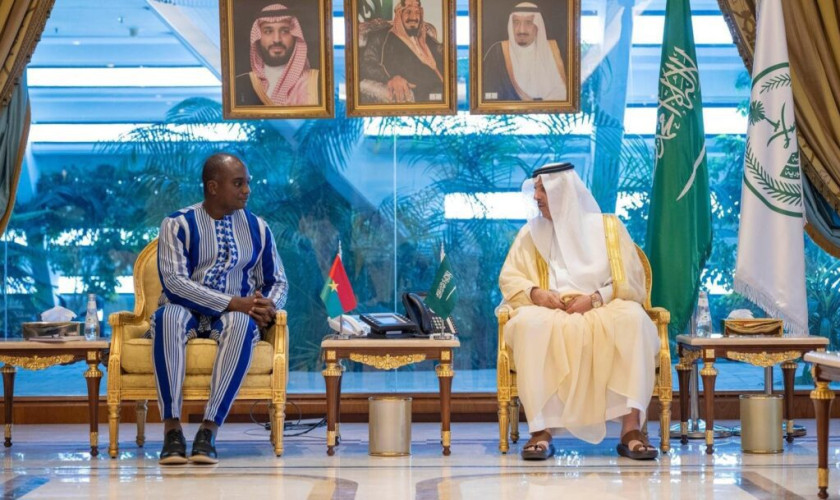 نائب وزير الداخلية المكلف يلتقي وزير الأمن في جمهورية بوركينا فاسو